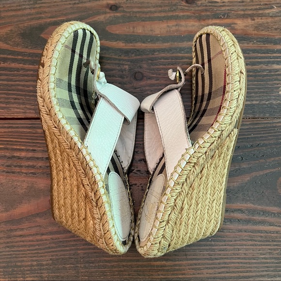 Burberry Shoes Burberry White Espadrille Wedge Thong Sandals Size 8 - Picture 4 of 9